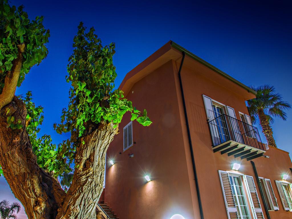 Gelso Bianco Apartments Campofelice Di Roccella Exterior photo
